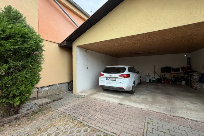 URBANISTA | Priestranný 4-izbový mezonet s terasou v centre Senca